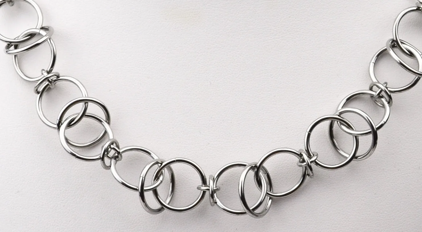 Airy Orbital Necklace