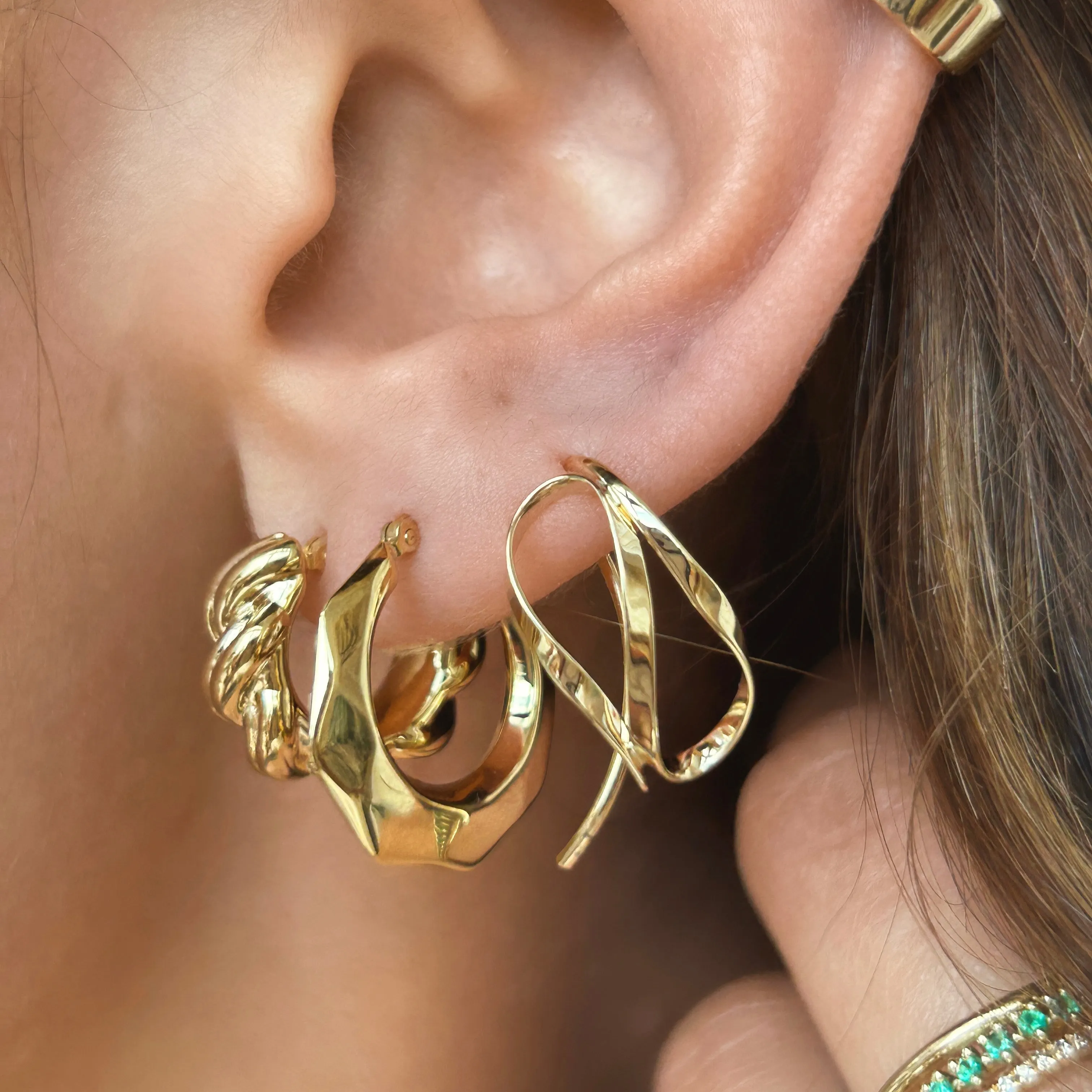 Airy Twist Hoops