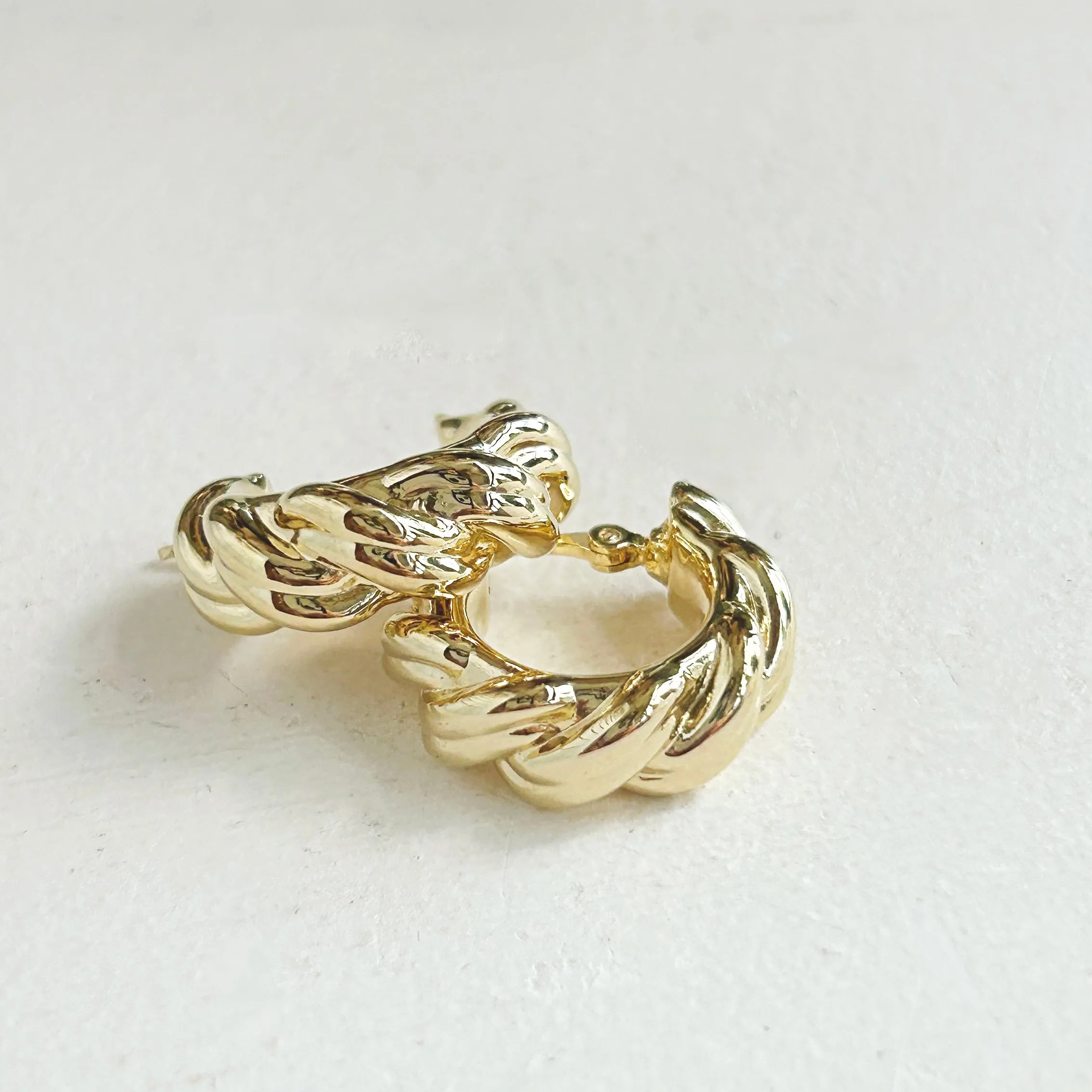 Airy Twist Hoops