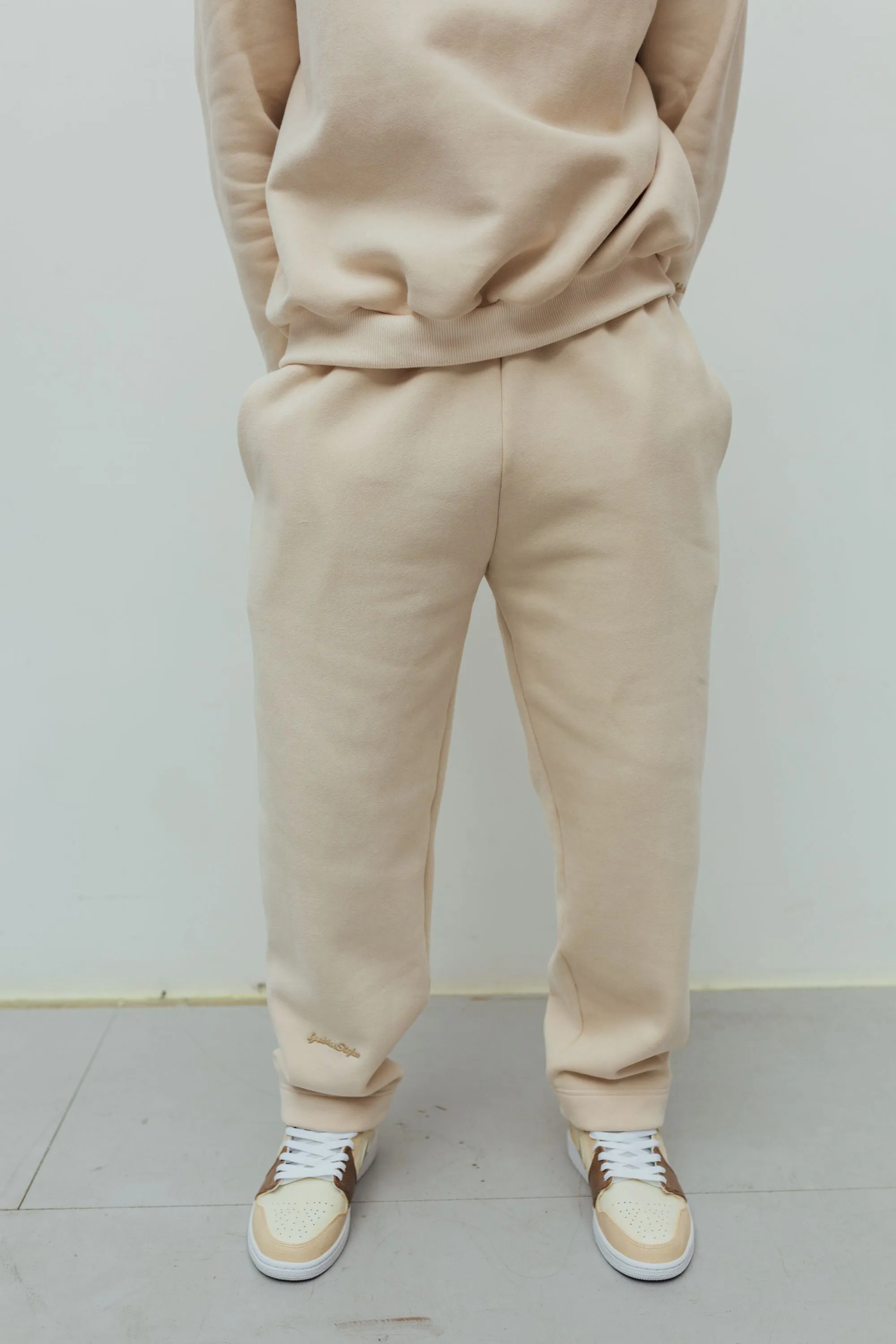 Angie Straight Joggers in Oat Milk