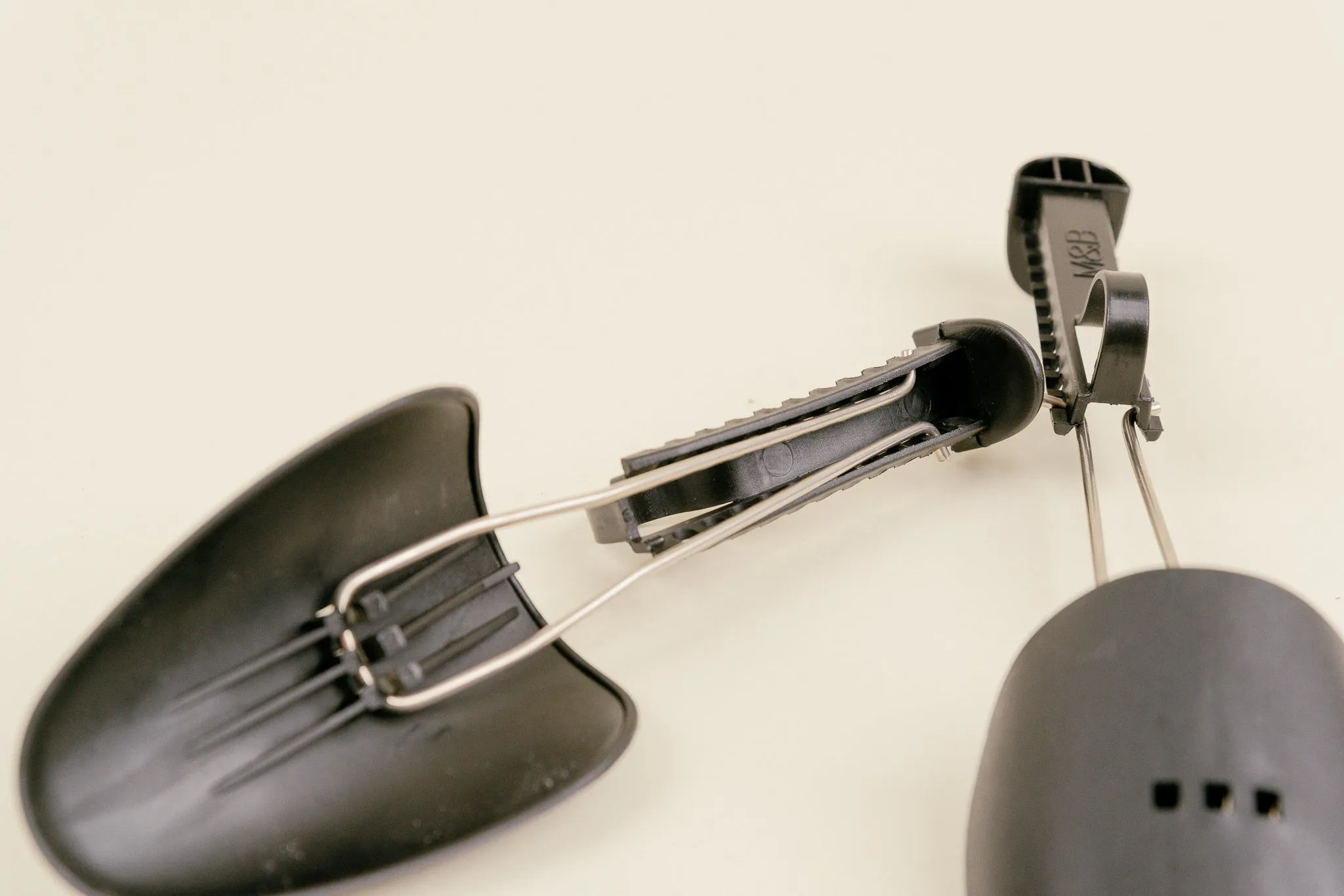 Black Lightweight Adjustable Shoe Trees