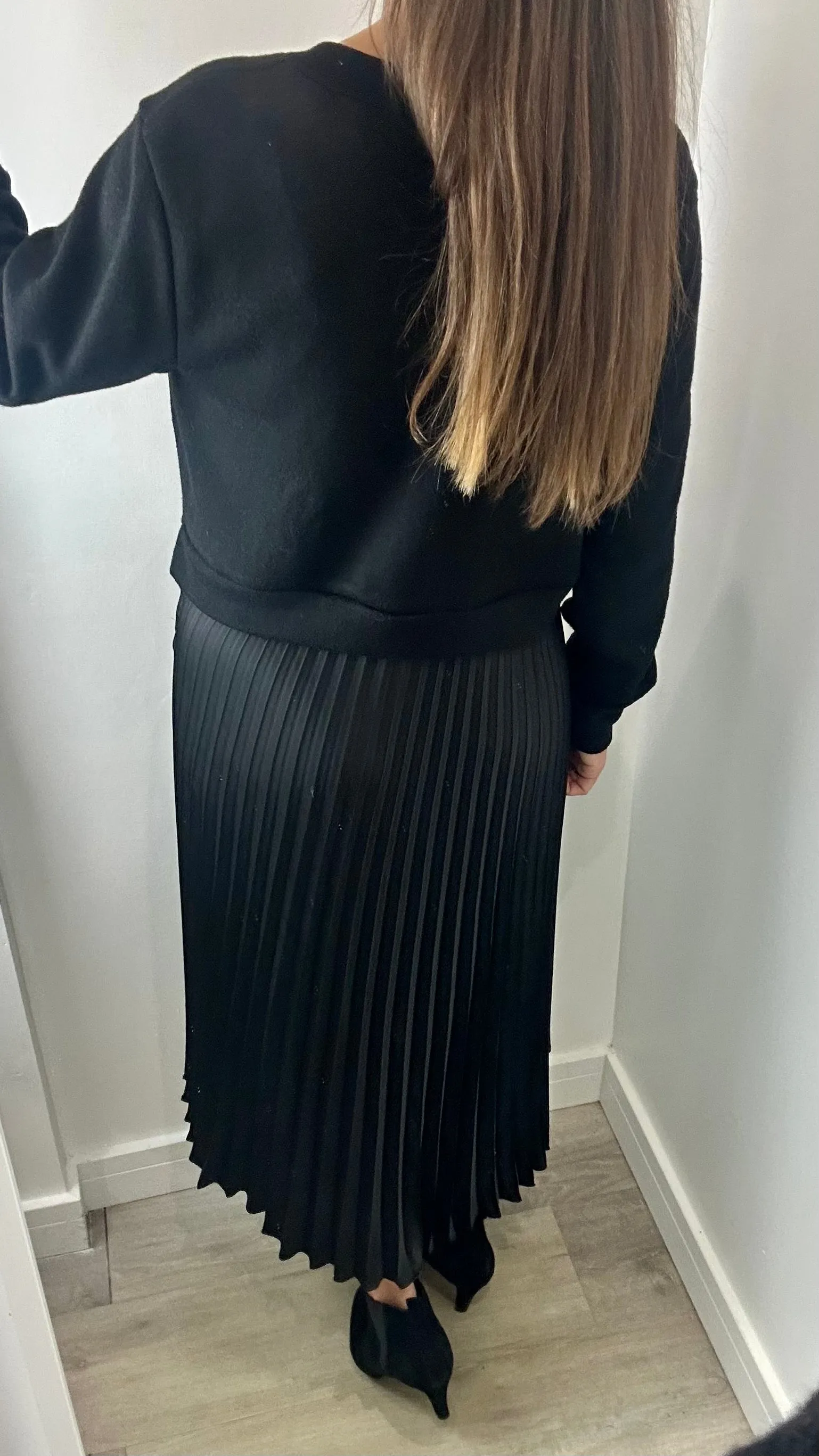 BLACK PLEATED JUMPER DRESS