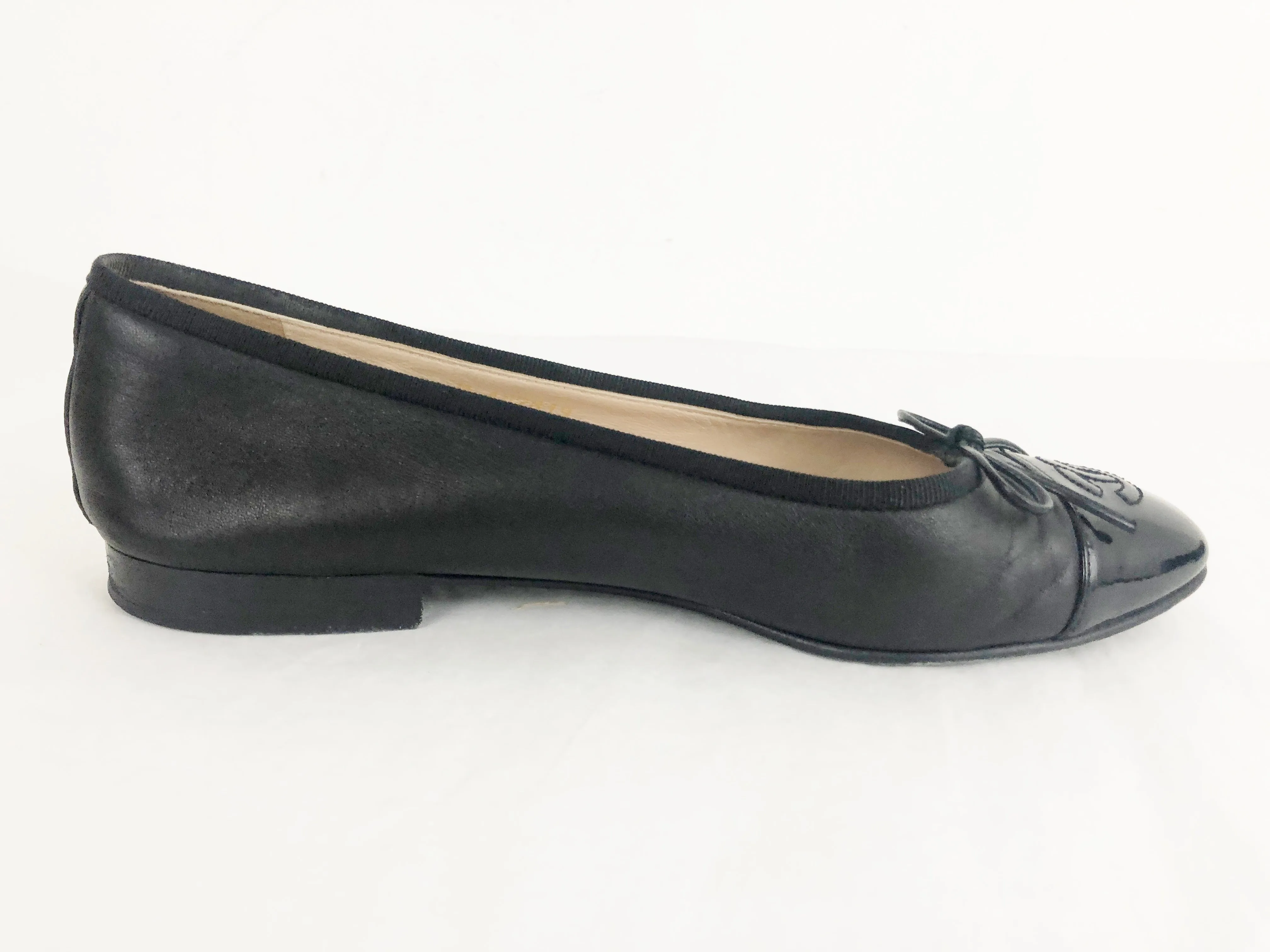 Chanel Leather CC Logo Ballet Flats Size 8