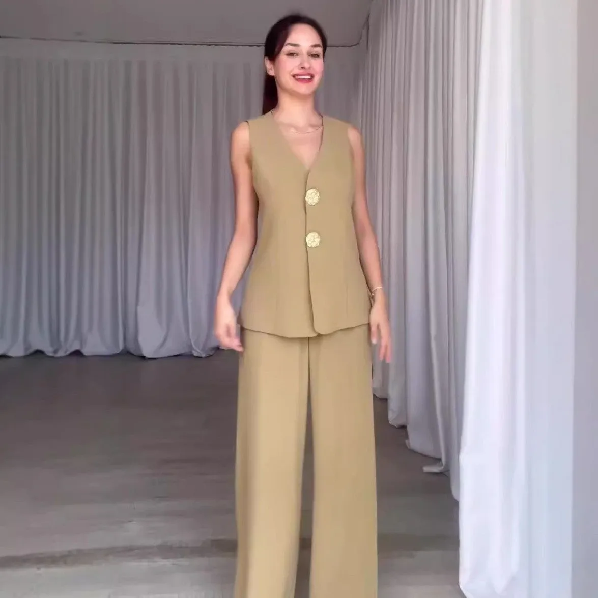 Chic Sleeveless Tailored Vest and Wide-Leg Pants Two-Piece Set