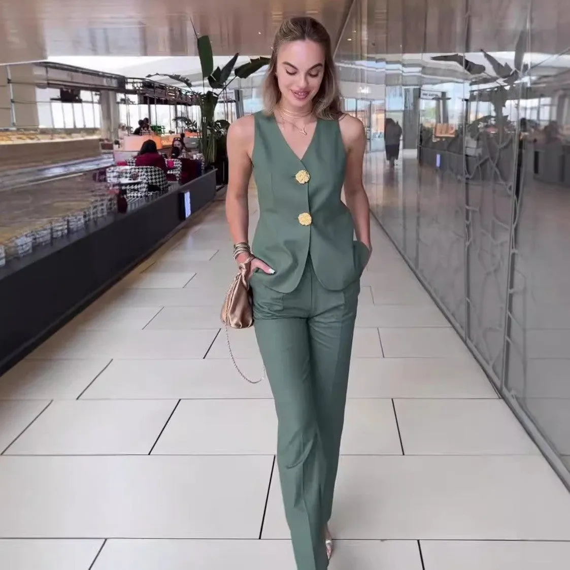 Chic Sleeveless Tailored Vest and Wide-Leg Pants Two-Piece Set