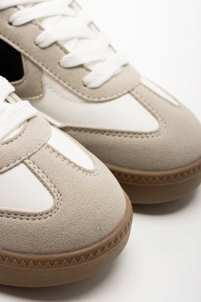 Court Sneakers White