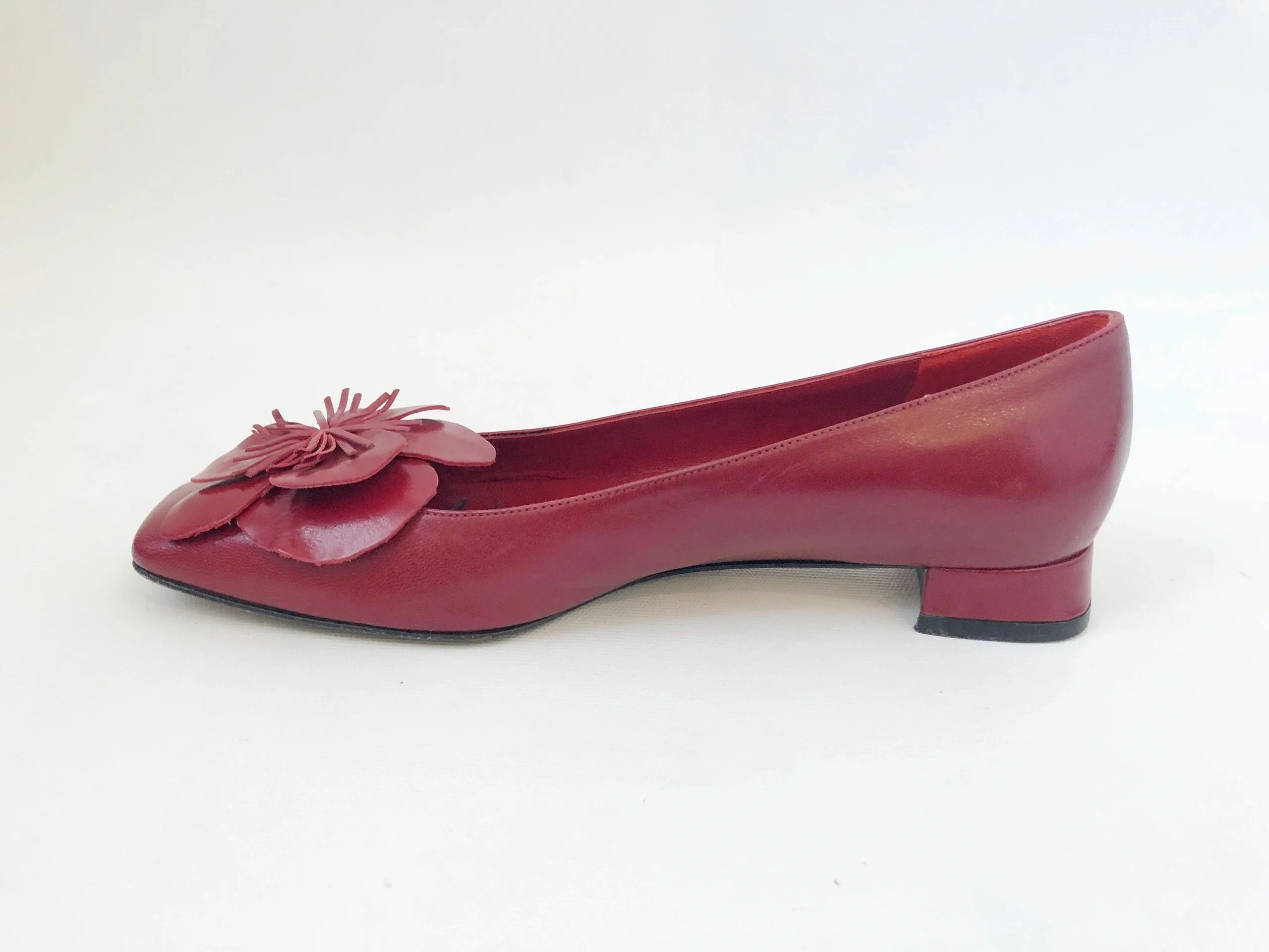 Kate Spade NEW York Flower Accent Flats Size 6