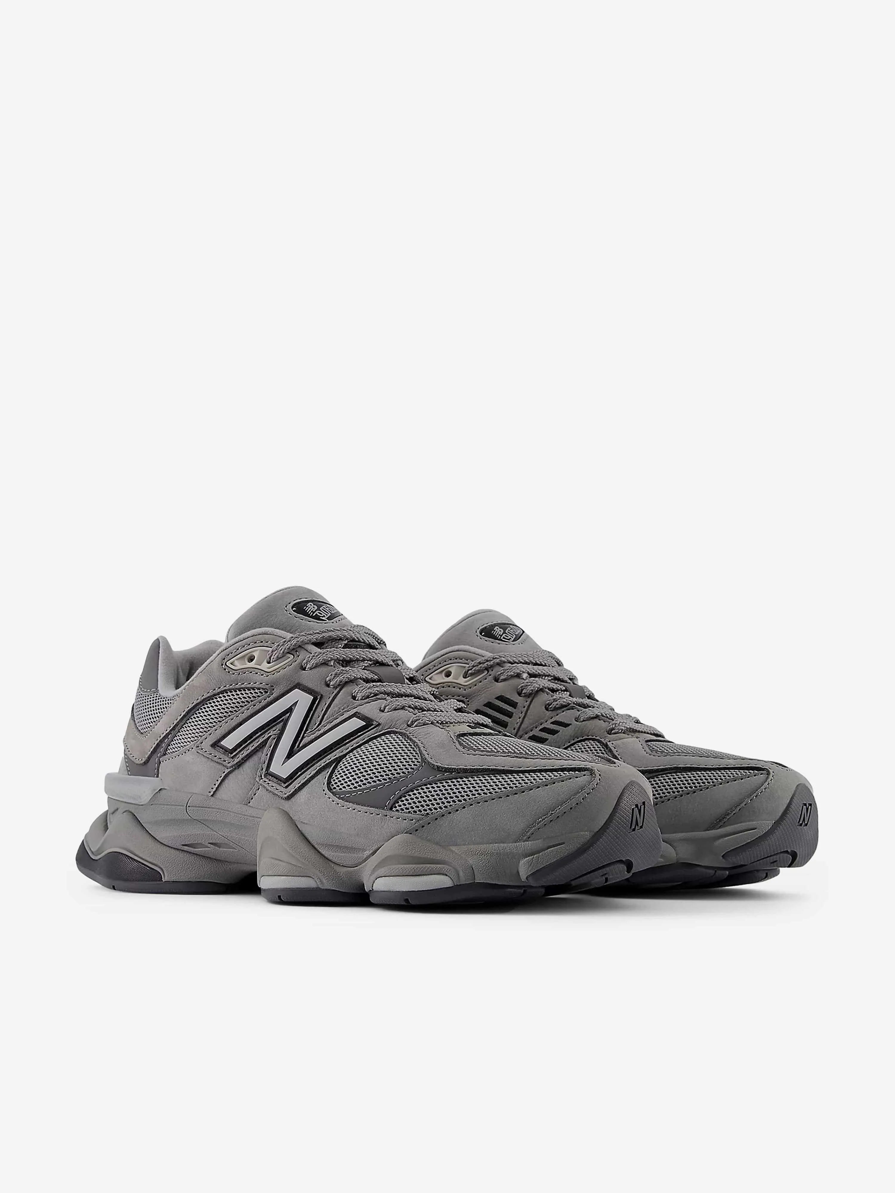 Kids 9060 Trainers in Grey