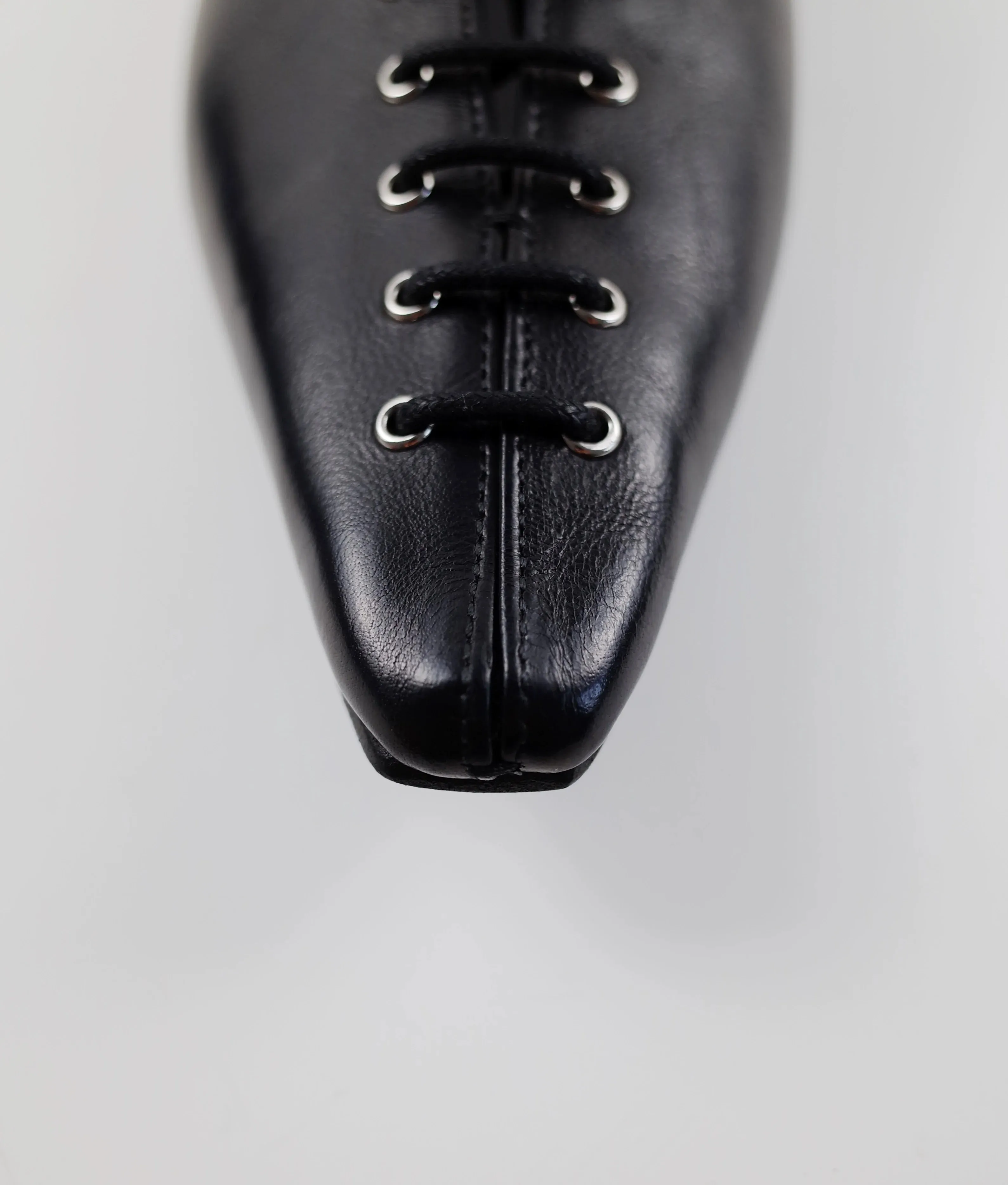 Lace-Up Pointed Shoes