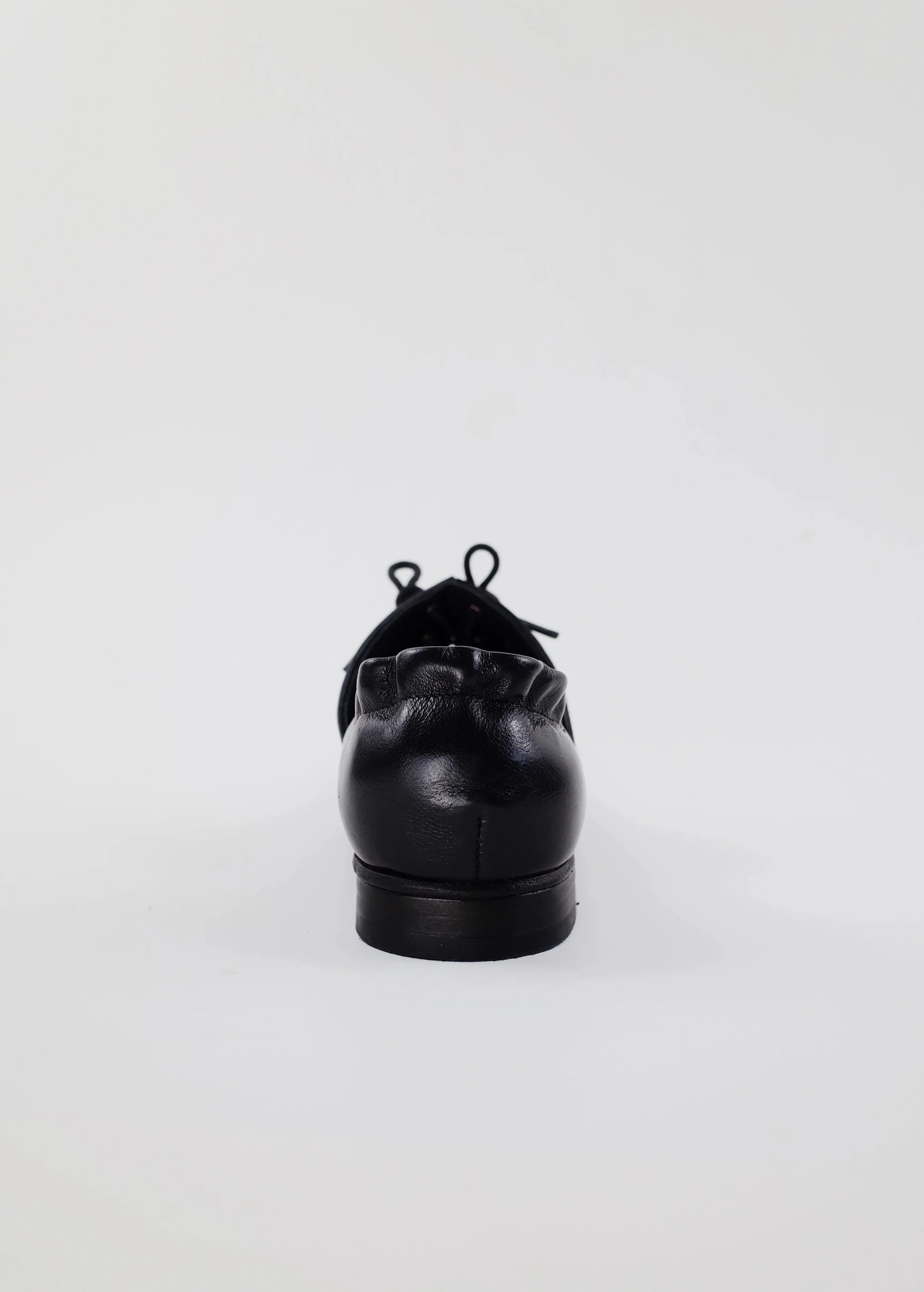 Lace-Up Pointed Shoes