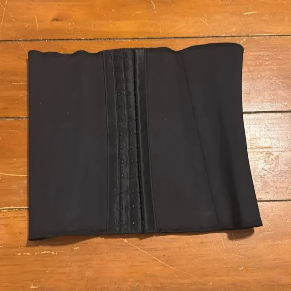 NWT Waist Trainer | Onyx | Skims