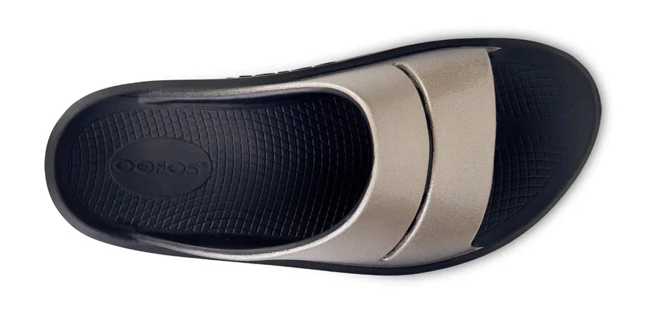 Oofos | OOmega OOahh Luxe Slide | Women's | Latte