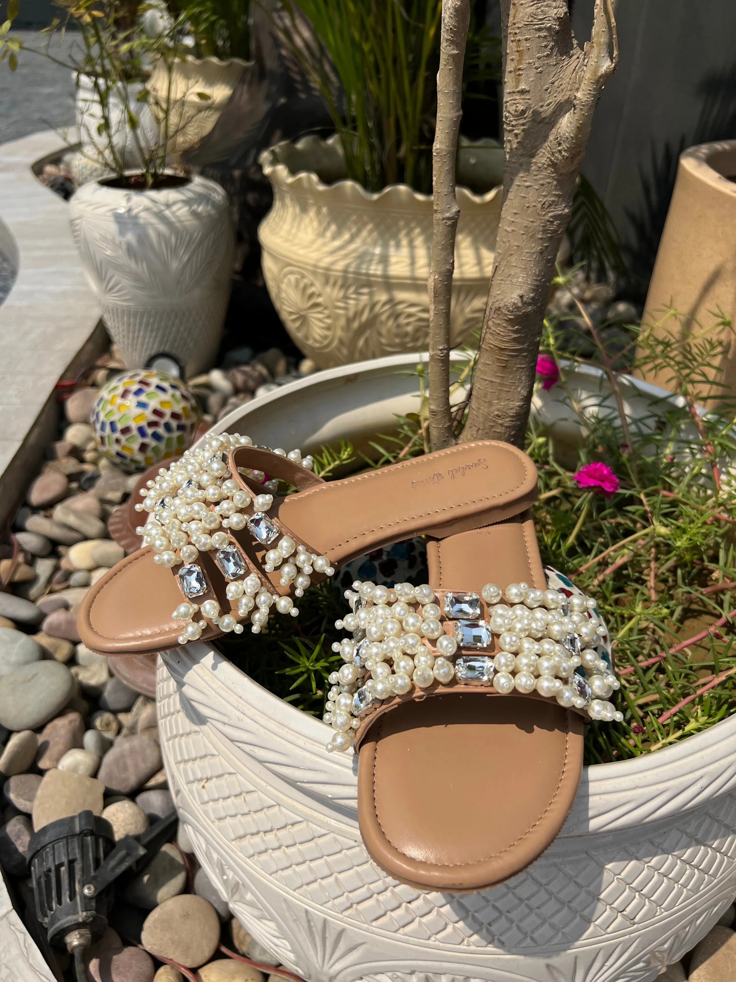 Pearl Luxe Sliders