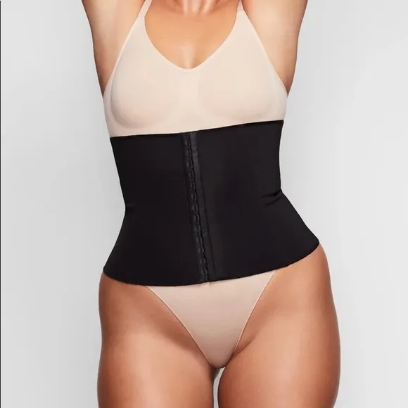 SKIMS WAIST TRAINER NEW