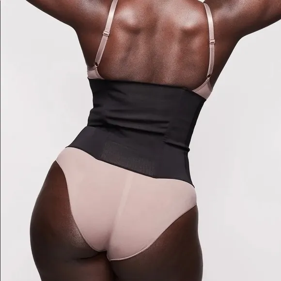 SKIMS WAIST TRAINER NEW