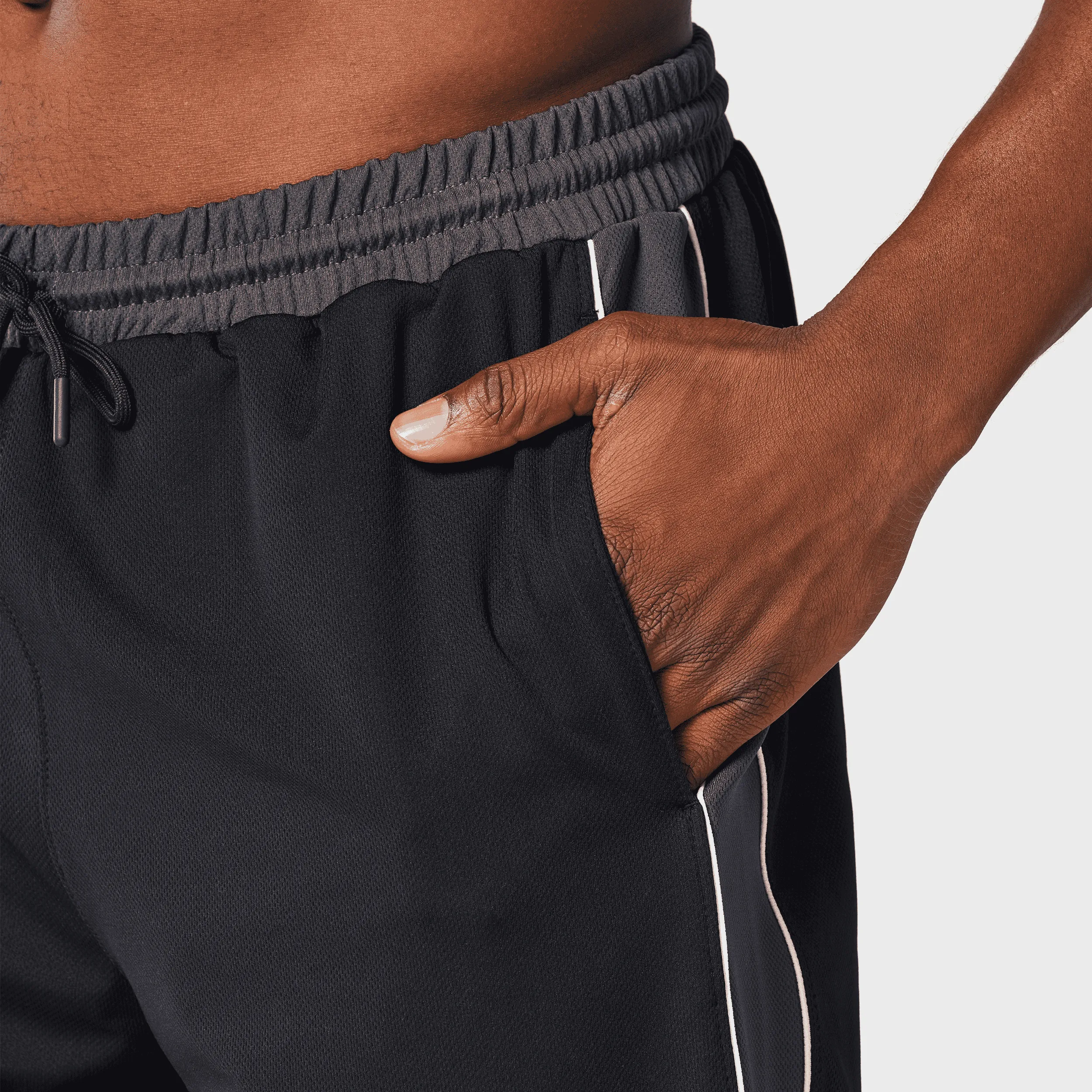 SQUATWOLF 9" BASKETBALL SHORTS