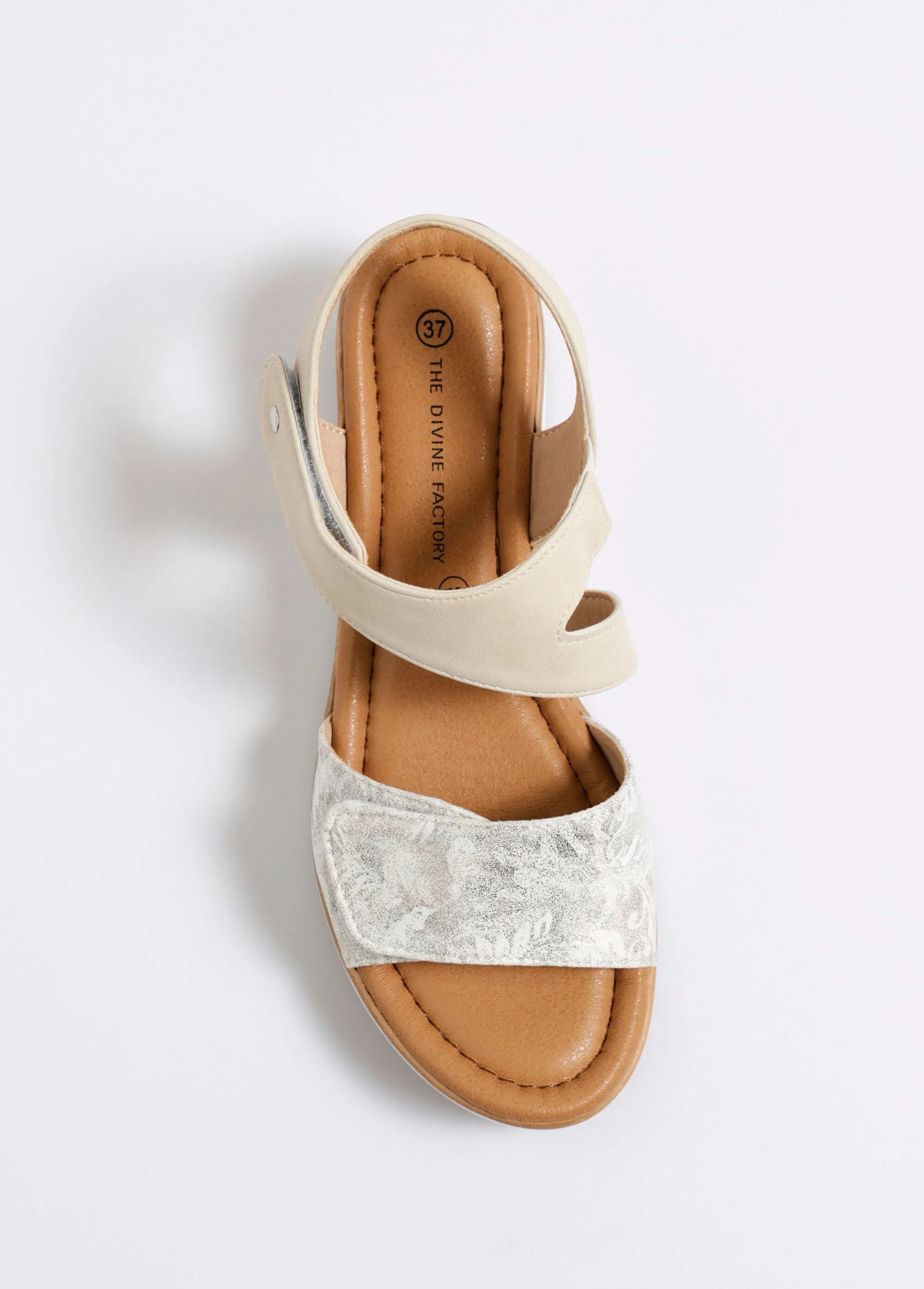 Wedge sandals with Velcro straps