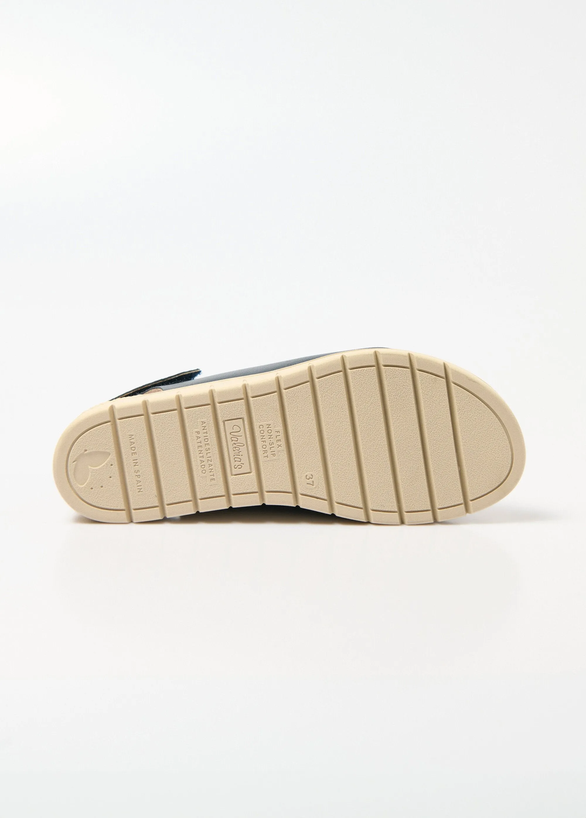 Wide open elasticated sandals